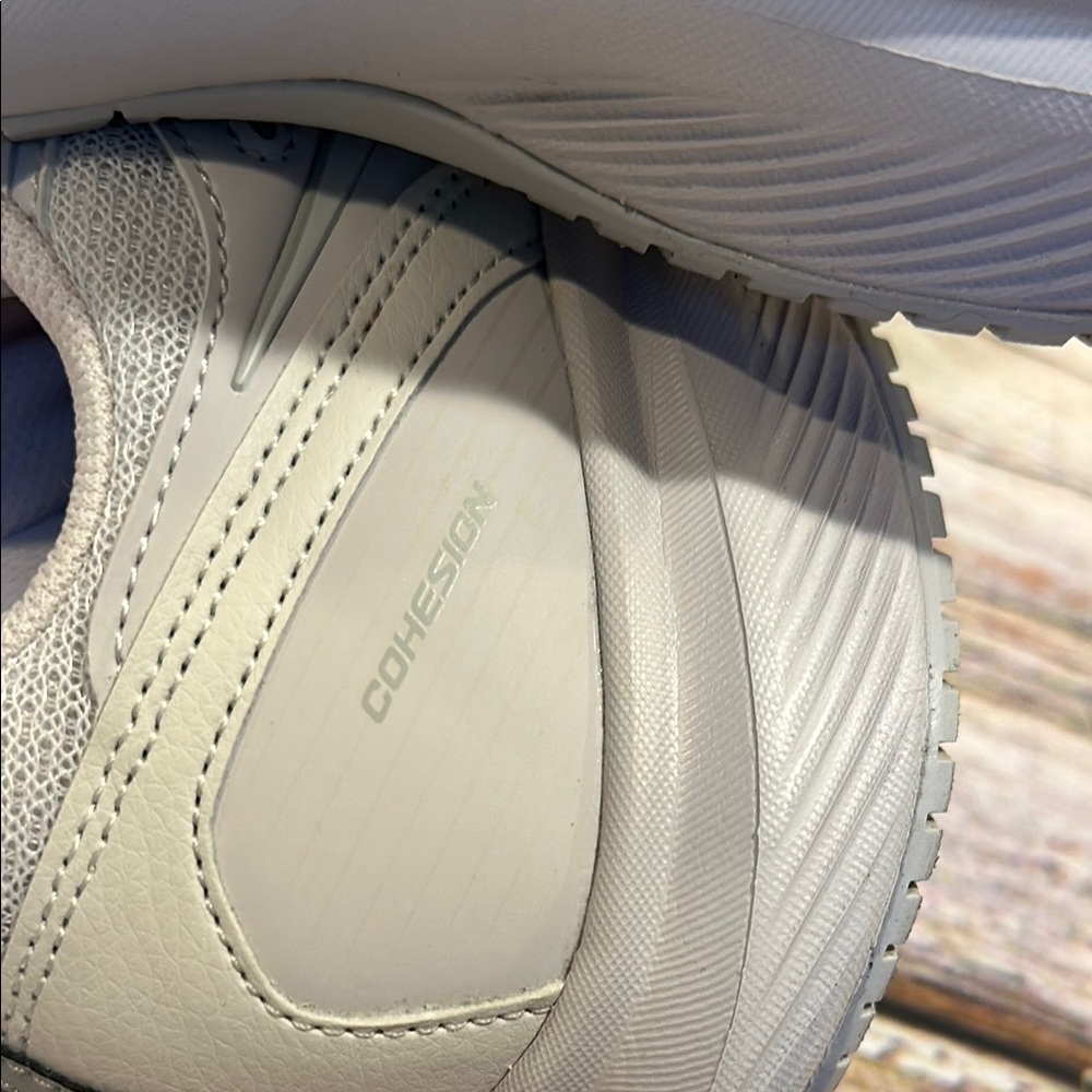 Saucony Sz 9.5 Gray Sneakers with Breathable Mesh and Cushioned Sole • NEW! - Picture 10 of 13